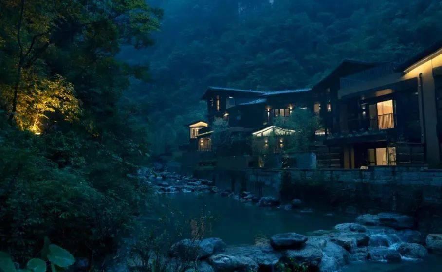 【新春走基层】孝雷村举办首届草莓节暨年货节